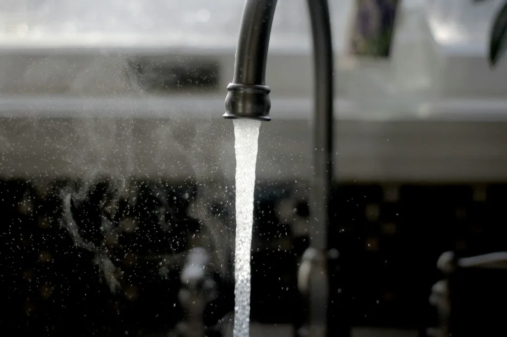 Grifo con chorro de agua aerada